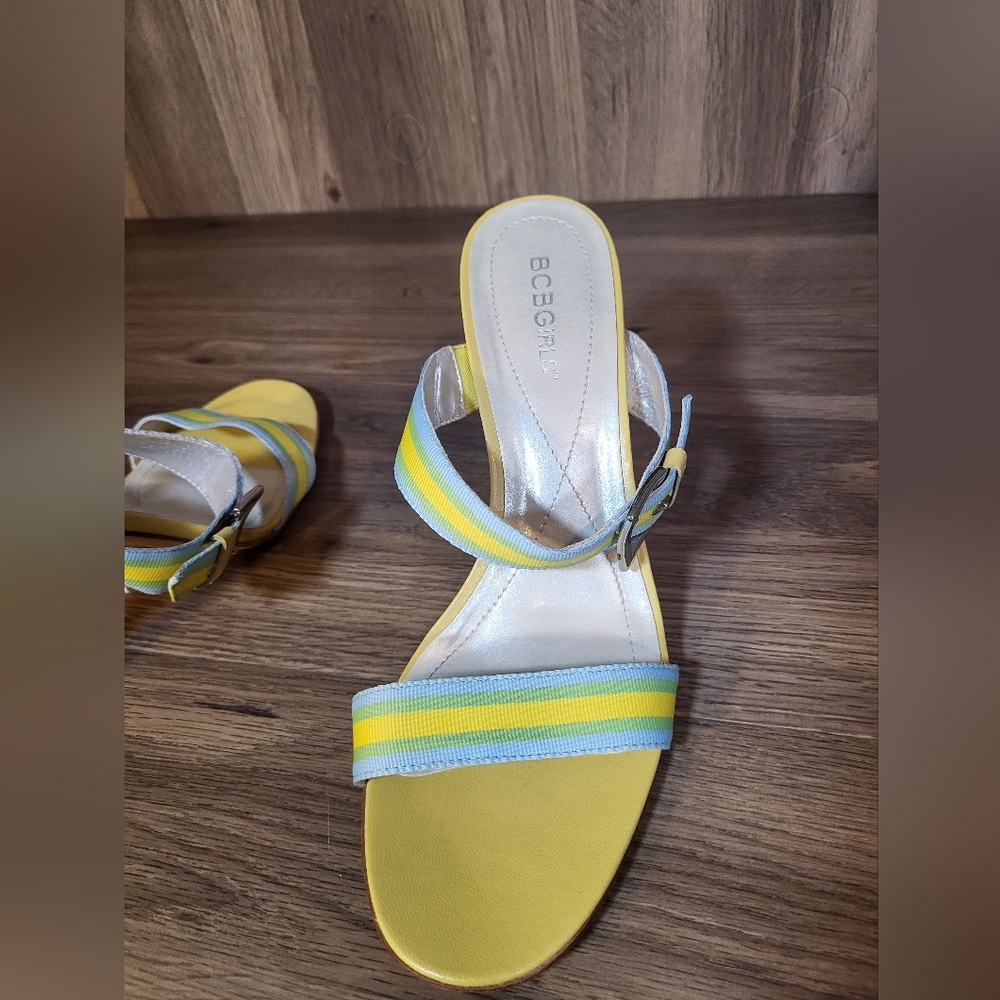 BCBGirls Bizarre Women's 8.5 Summer Stripes slip on Buckle sandal Heels Leather - Picture 11 of 13